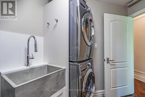 #309 -1 Watergarden Way, Toronto, ON - Indoor Photo Showing Laundry Room