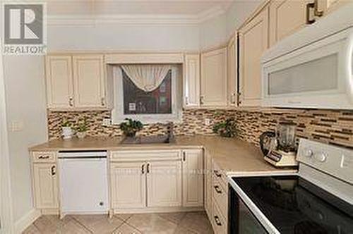 #1 And 2 -157 Centre St S, Oshawa, ON - Indoor Photo Showing Kitchen