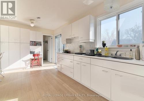 1273 Broadview Ave, Toronto, ON - Indoor Photo Showing Kitchen
