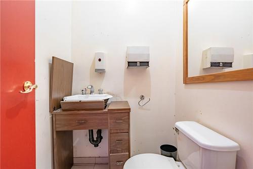196 1/2 Kenilworth Street N, Hamilton, ON - Indoor Photo Showing Bathroom