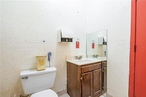 196 1/2 Kenilworth Street N, Hamilton, ON - Indoor Photo Showing Bathroom