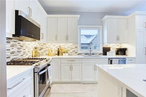 154 Port Robinson Road|Unit #27, Fonthill, ON - Indoor Photo Showing Kitchen With Upgraded Kitchen