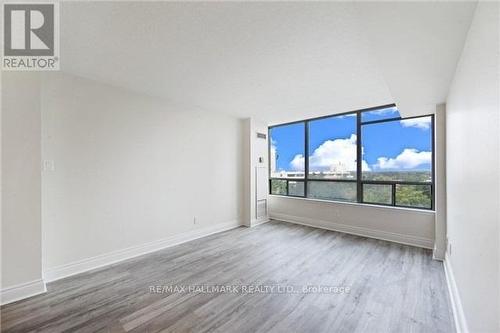 #812 -1101 Steeles Ave W, Toronto, ON - Indoor Photo Showing Other Room