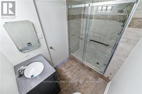 #812 -1101 Steeles Ave W, Toronto, ON - Indoor Photo Showing Bathroom