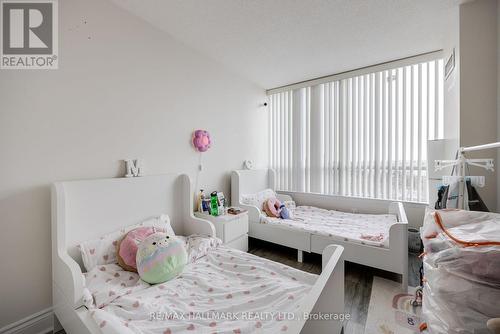 #812 -1101 Steeles Ave W, Toronto, ON - Indoor Photo Showing Bedroom