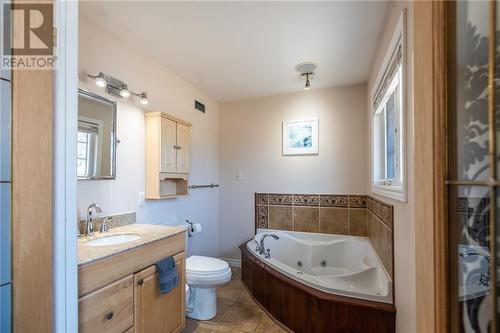 11 Behnke Crescent, Petawawa, ON - Indoor Photo Showing Bathroom