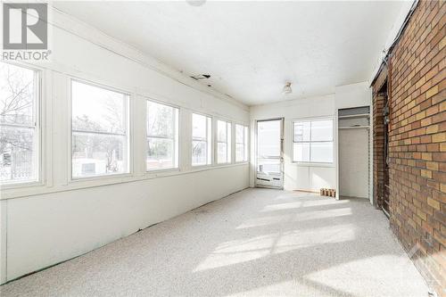 344 Tweedsmuir Avenue, Ottawa, ON - Indoor Photo Showing Other Room