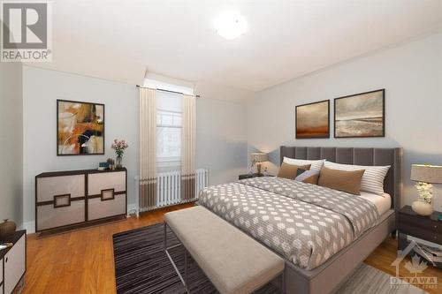 344 Tweedsmuir Avenue, Ottawa, ON - Indoor Photo Showing Bedroom