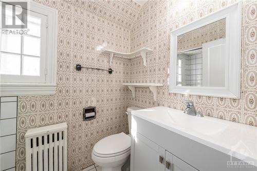 344 Tweedsmuir Avenue, Ottawa, ON - Indoor Photo Showing Bathroom