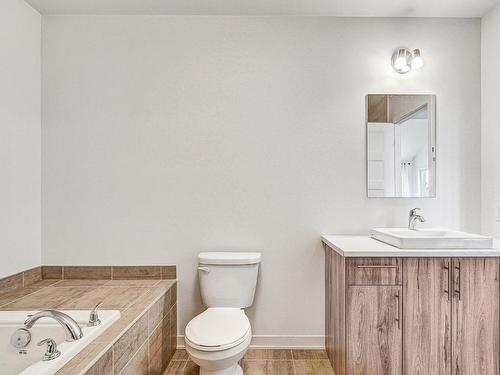 Salle de bains - 7-7200 Rue De Lunan, Brossard, QC - Indoor Photo Showing Bathroom