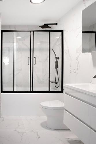 Bathroom - 104-5695 Rue St-Jacques, Montréal (Côte-Des-Neiges/Notre-Dame-De-Grâce), QC - Indoor Photo Showing Bathroom