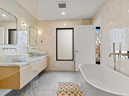263 Blantyre Ave, Toronto, ON - Indoor Photo Showing Bathroom