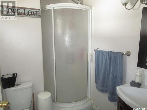 224 Crawford Avenue, Coronach, SK - Indoor Photo Showing Bathroom