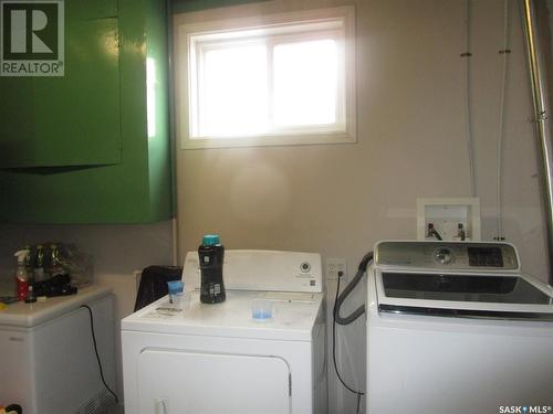 224 Crawford Avenue, Coronach, SK - Indoor Photo Showing Laundry Room