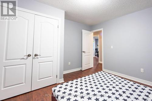 4848 Columbus Dr, Burlington, ON - Indoor Photo Showing Bedroom