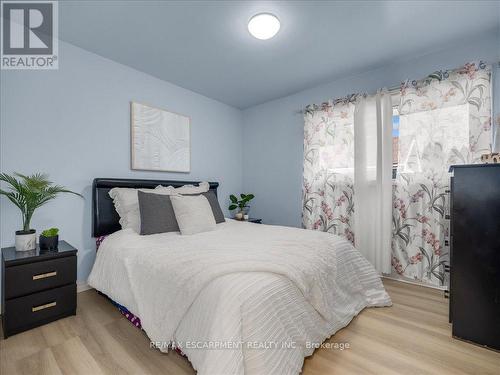 62 Richmond Street, Thorold, ON - Indoor Photo Showing Bedroom