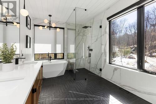 3864 Highway 118  W, Muskoka Lakes, ON - Indoor Photo Showing Bathroom