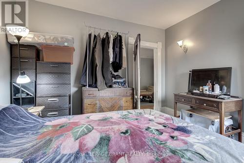 121 Clarence St, Brantford, ON - Indoor Photo Showing Bedroom