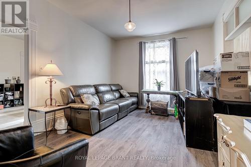 121 Clarence St, Brantford, ON - Indoor Photo Showing Other Room