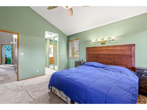 1021 Regina Street, Creston, BC - Indoor Photo Showing Bedroom