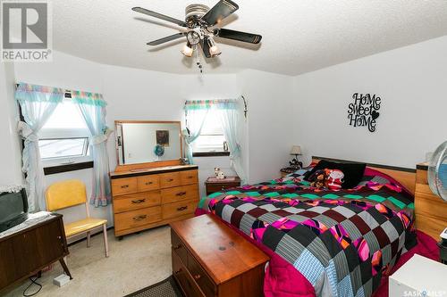 545 Alberta Avenue, Kerrobert, SK - Indoor Photo Showing Bedroom