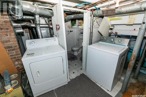 545 Alberta Avenue, Kerrobert, SK - Indoor Photo Showing Laundry Room