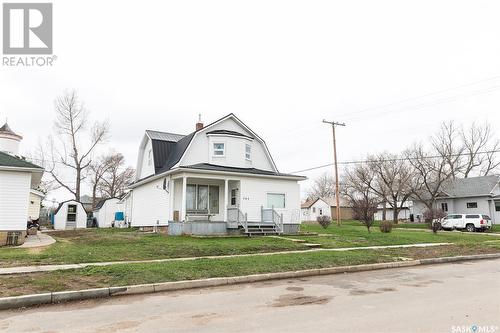 545 Alberta Avenue, Kerrobert, SK - Outdoor With Facade