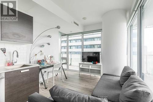#2702 -42 Charles St E, Toronto, ON - Indoor Photo Showing Living Room