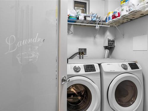 201-5625 Edgewater Lane, Nanaimo, BC - Indoor Photo Showing Laundry Room