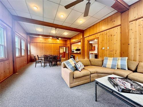 1165 Salmon River Main Line, Sayward, BC - Indoor Photo Showing Living Room