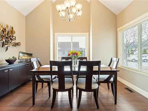 415 Poets Trail Dr, Nanaimo, BC - Indoor Photo Showing Dining Room
