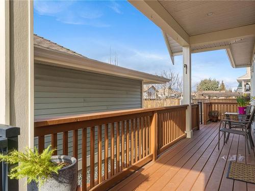 415 Poets Trail Dr, Nanaimo, BC - Outdoor With Deck Patio Veranda With Exterior