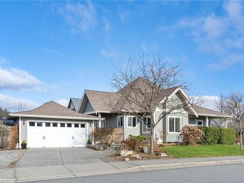 415 Poets Trail Dr, Nanaimo, BC - Outdoor With Facade