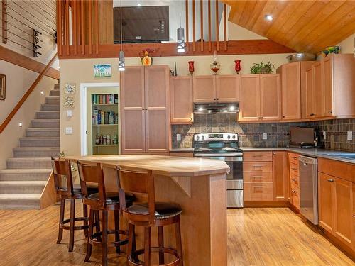 1509 Schooner Rd, Quadra Island, BC - Indoor Photo Showing Kitchen