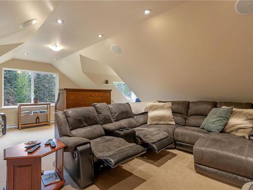 1509 Schooner Rd, Quadra Island, BC - Indoor Photo Showing Living Room