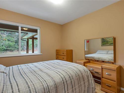 1509 Schooner Rd, Quadra Island, BC - Indoor Photo Showing Bedroom