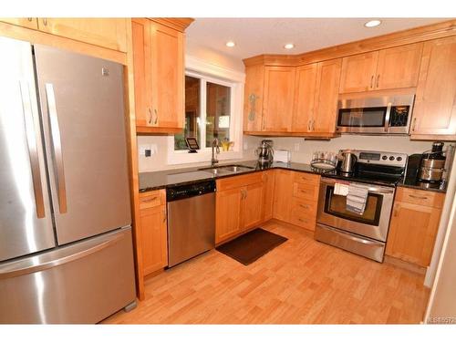 1355 Hodges Rd, French Creek, BC - Indoor Photo Showing Kitchen With Double Sink