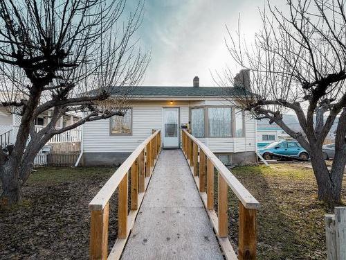 1075 Moncton Ave, Kamloops, BC - Outdoor