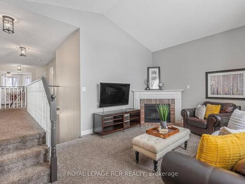 13 Strawberry Hill Crt, Caledon, ON - Indoor Photo Showing Living Room With Fireplace