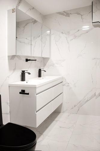 Salle de bains - 103-5695 Rue St-Jacques, Montréal (Côte-Des-Neiges/Notre-Dame-De-Grâce), QC - Indoor Photo Showing Bathroom