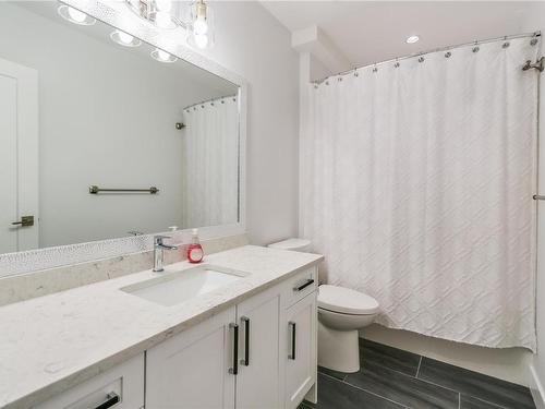 199 Golden Oaks Cres, Nanaimo, BC - Indoor Photo Showing Bathroom