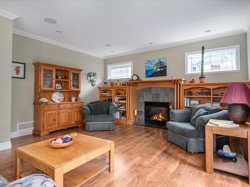 6277 John Paul Pl, Nanaimo, BC - Indoor Photo Showing Living Room With Fireplace