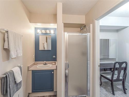 2375 Glenellen Pl, Nanoose Bay, BC - Indoor Photo Showing Bathroom