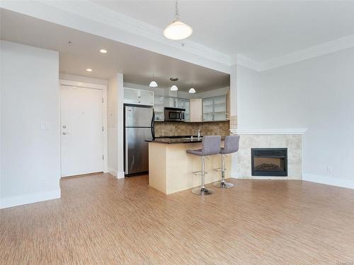 506-845 Yates St, Victoria, BC - Indoor With Fireplace