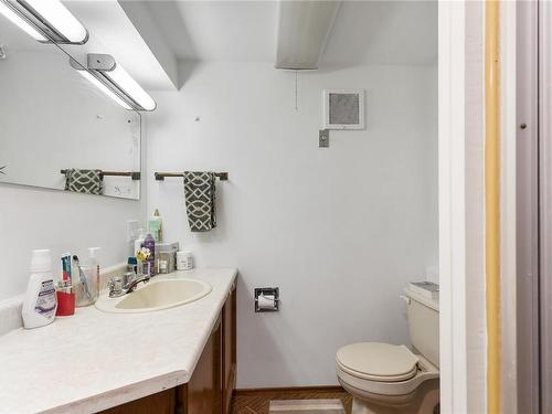 2582 Labieux Rd, Nanaimo, BC - Indoor Photo Showing Bathroom