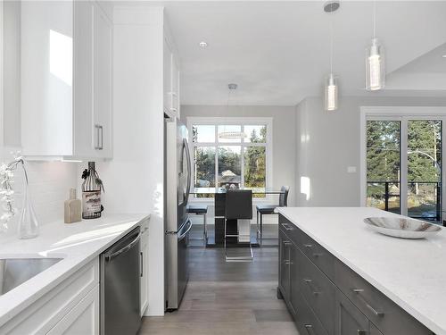 1168 Silversmith Pl, Comox, BC - Indoor Photo Showing Kitchen With Upgraded Kitchen