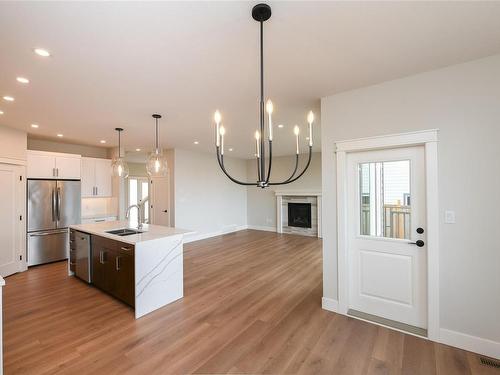 3402 Eagleview Cres, Courtenay, BC - Indoor Photo Showing Kitchen With Upgraded Kitchen