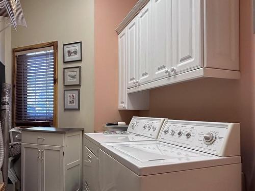 25A Peterson Drive, Kenora, ON - Indoor Photo Showing Laundry Room