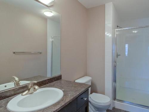 315-250 Hollywood Road, Kelowna, BC - Indoor Photo Showing Bathroom