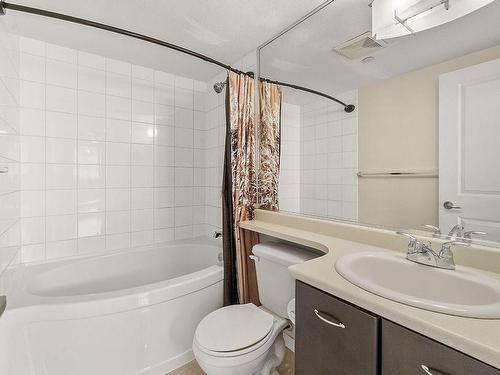 102-533 Yates Road, Kelowna, BC - Indoor Photo Showing Bathroom